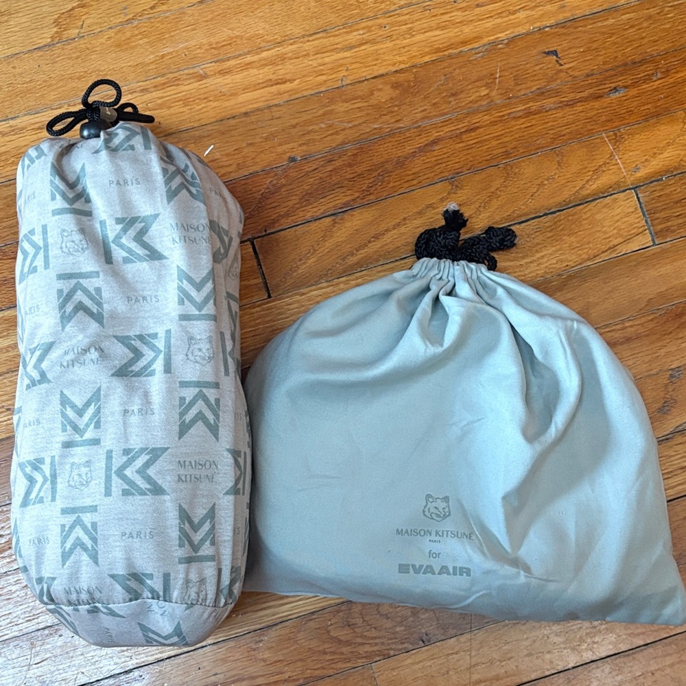 MAISON KITSUNE Eva Air business class Olive green amenity set kit pajamas